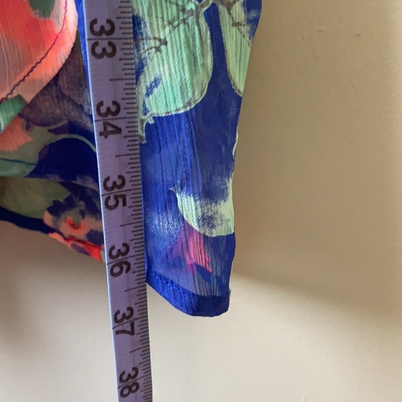 Suzy Shier Floral Dress - Picture 3 of 3